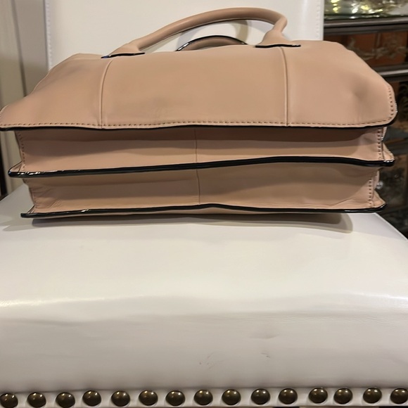 Cream Leather Satchel with Gold Clasp - Picture 11 of 16